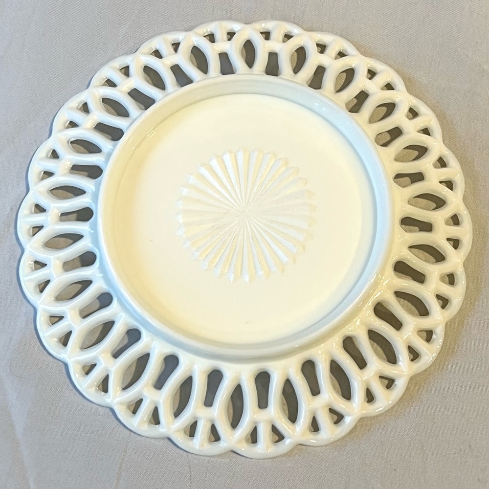 Rare Vintage White Milk Glass Lace Edge - H Border 7.5 “ Diam Plate Antique Dish - Picture 7 of 15